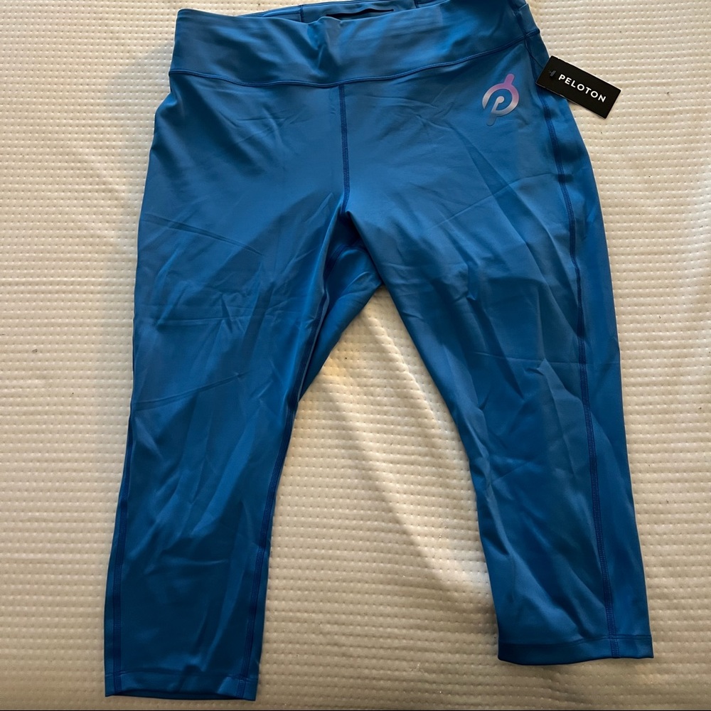Peloton capri leggings.